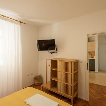 Pula City Apartment With Private Parking Free Bagian luar foto