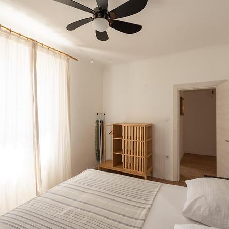 Pula City Apartment With Private Parking Free Bagian luar foto