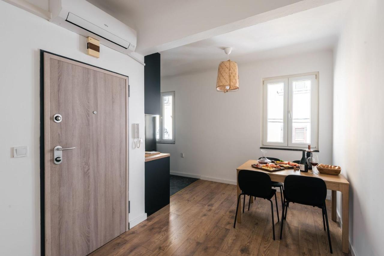 Pula City Apartment With Private Parking Free Bagian luar foto