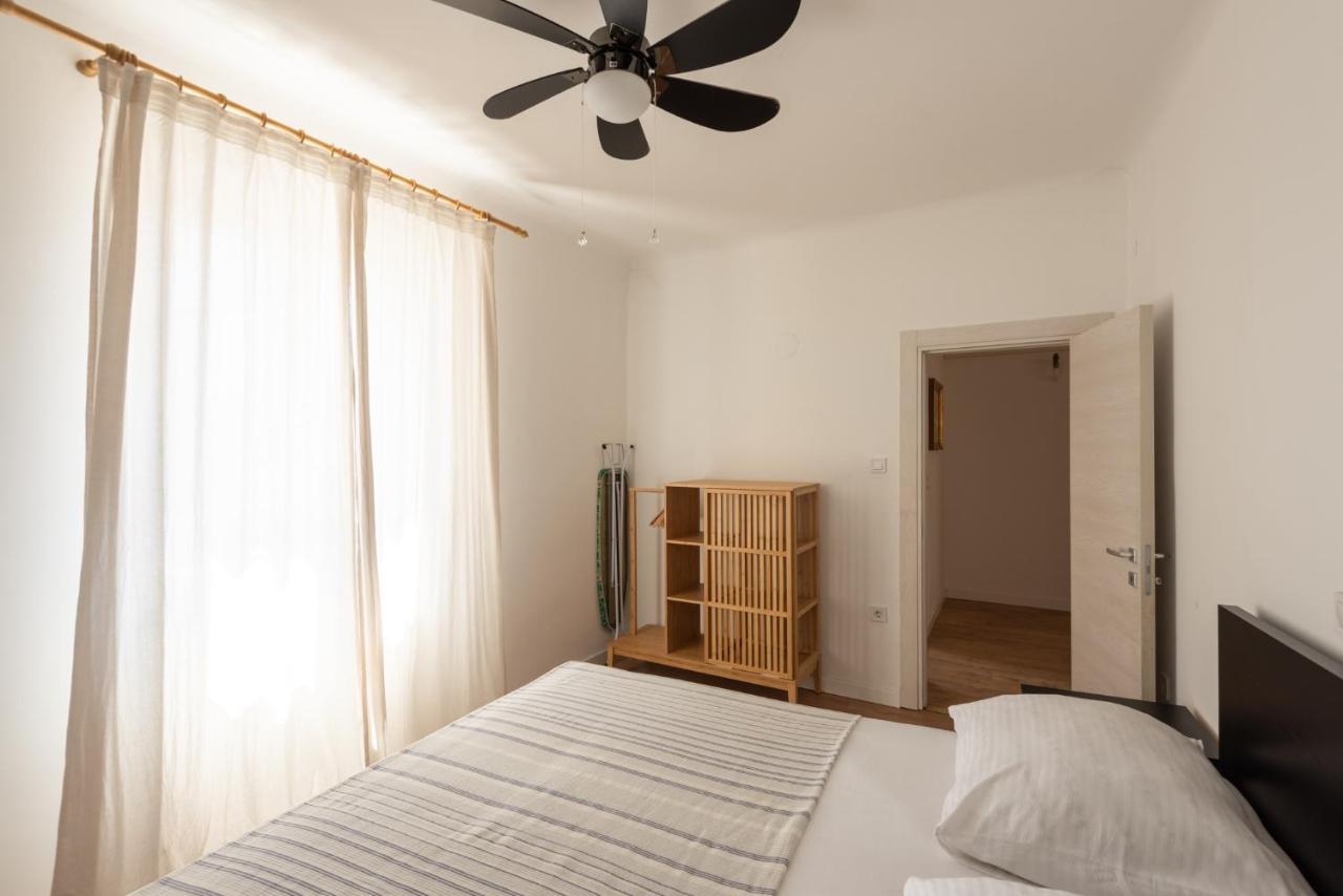 Pula City Apartment With Private Parking Free Bagian luar foto